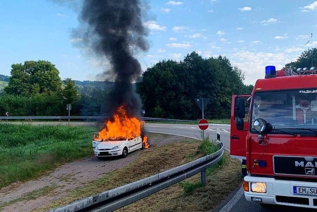 Die Feuerwehr lschte den Brand.  | Foto: Feuerwehr Waldkirch