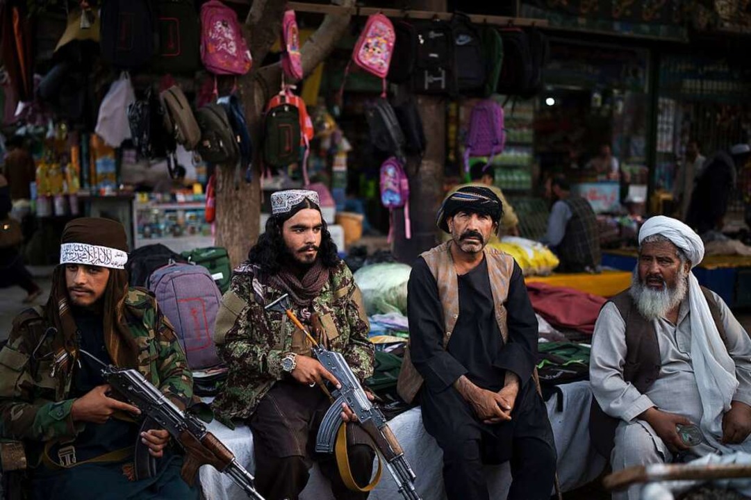 Die Taliban-Kämpfer wollen die &#8222;...220; in Afghanistan wieder herstellen.  | Foto: Felipe Dana
