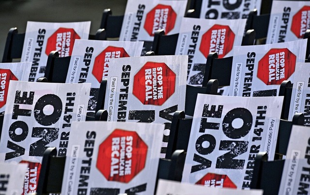 Wahlkampagne der Demokraten gegen die Abwahl des demokratischen Gouverneurs  | Foto: ROBYN BECK (AFP)