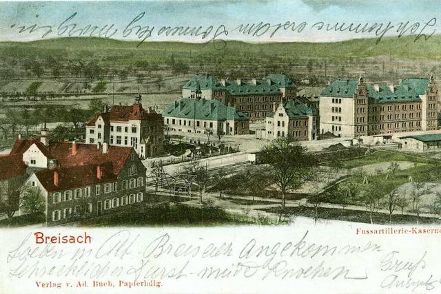 Die Brauerei Bercher (links) um 1900 m...  Rechts die Kaserne (heute Wohnungen)  | Foto: Sammlung Rainer Humbach