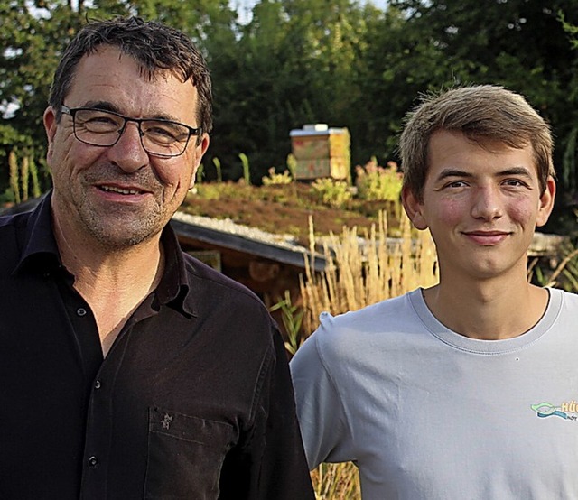 Markus Hgel (links) und sein Auszubildender Marius Abels  | Foto: Ralph Lacher