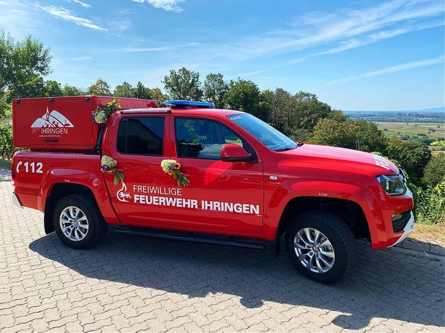 Der Pick-up  bekam auf dem Blankenhorn...twa  Weinbergen schnell Hilfe leisten.  | Foto: Freiwillige Feuerwehr Ihringen