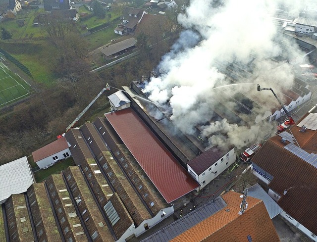 Der Brand auf dem Wehra-Areal kostete mehreren Unternehmen die Betriebsrume.  | Foto: Fernmeldegruppe Waldshut