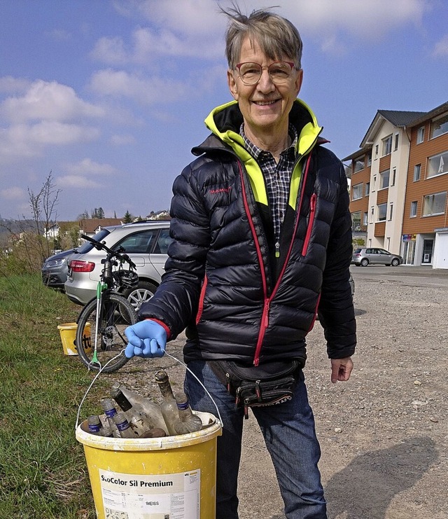Andreas Otte sammelt am kommenden Sams...nd bei einer frheren Aktion im April.  | Foto: privat
