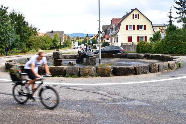 Vor allem fr Zweiradfahrer gilt der K... wegen der Steinblcke als gefhrlich.  | Foto: Nicolai Kapitz