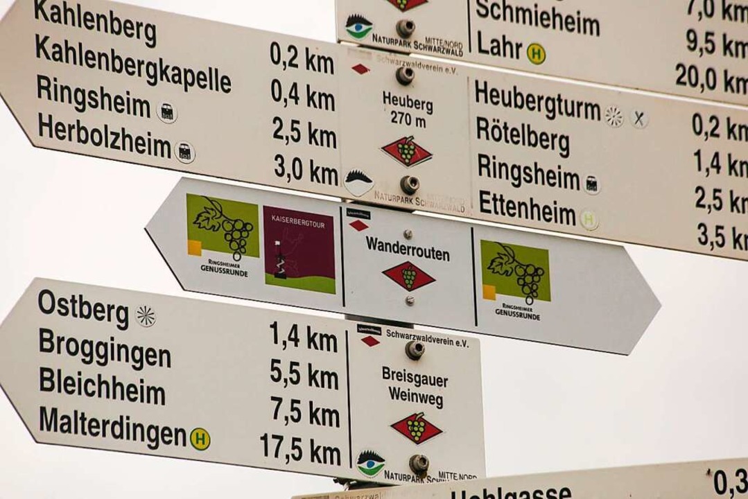Violett-grüne Symbole verweisen auf di...aiserbergtour des Schwarzwaldvereins.   | Foto: Sandra Decoux-Kone