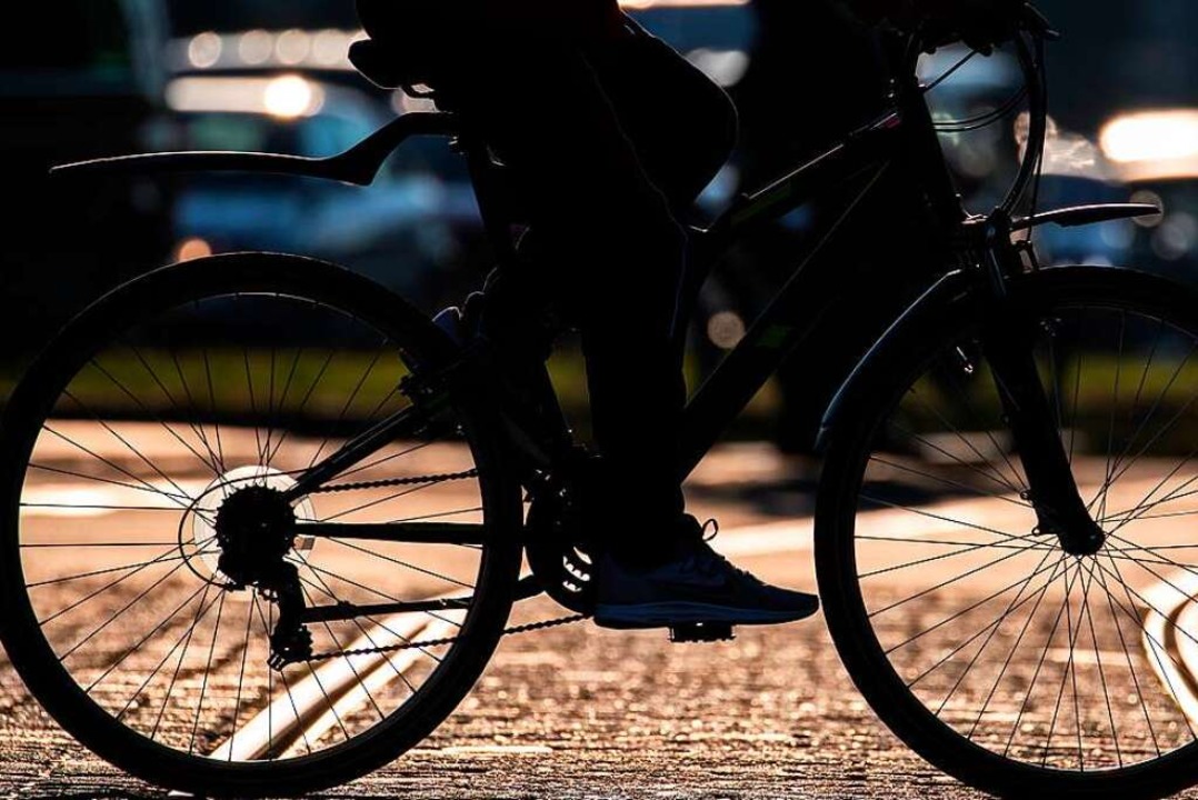 Ein bisher unbekannter Radfahrer griff...fe, berichtet die Polizei (Symbolbild)  | Foto: Daniel Karmann