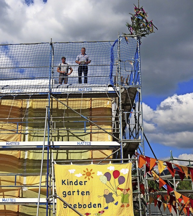 Ein gelungenes Richtfest:  Zimmerermei... Kindergarten Seeboden abgeschlossen.   | Foto: Gerd Leutenecker