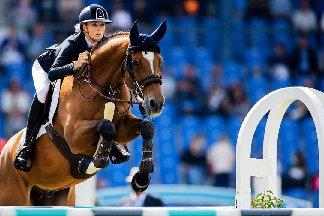 Jana Wargers wurde mit ihrem Pferd Lim...te beim Preis von Nordrhein-Westfalen.  | Foto: Rolf Vennenbernd (dpa)