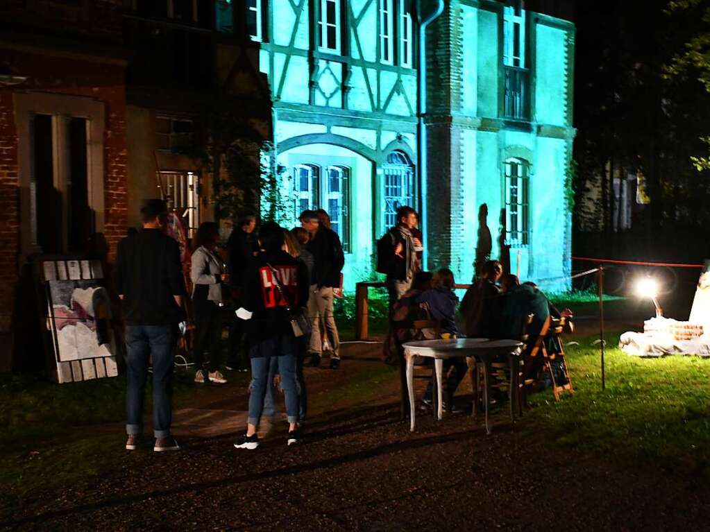 Ateliergemeinschaft Schnfrberei mit Anna-Flavia Barbier und Nefeli Avgeris (Lichtinstallation), Christoph Geisel, Michael Jaks, Claudia Krner, Vera Rink-Roth, Dina Rosas und den Gsten Sylvia Jaks und Barbara Ruda