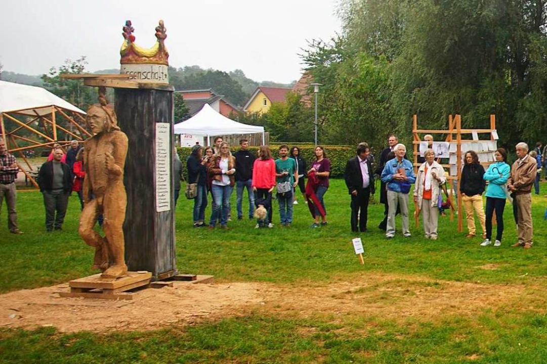 Das achte Holzbildhauersymposium der S...zu den neuen Skulpturen im Bürgerpark.  | Foto: Ilona Huege