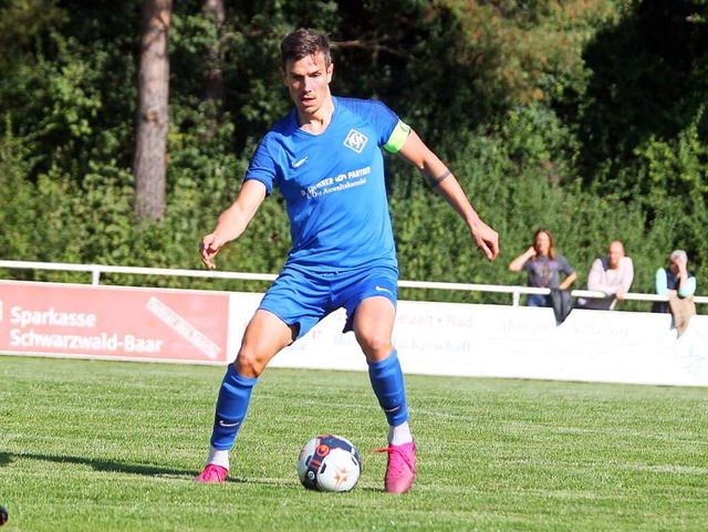 Neustadts Spielfhrer Arne Mundinger traf kurz vor Schluss zum 2:1.  | Foto: Dieter Reinhardt