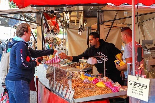 Rund 60 Hndler boten beim Jahrmarkt in Eichstetten ihre Waren an