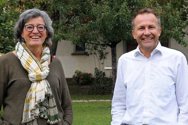 Sigrid Fuchs und  Gerd Mller  stellte... Plne der katholischen Gemeinde  vor.  | Foto: Regine Ounas-Krusel