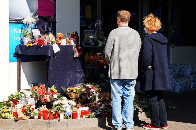 Gedenken an das Opfer an der Tankstelle in Idar-Oberstein  | Foto: Thomas Frey (dpa)