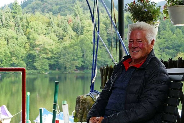 Klaus Frhlich in seinem Bootsverleih am Bergsee oberhalb Bad Sckingens  | Foto: Claudia Mller