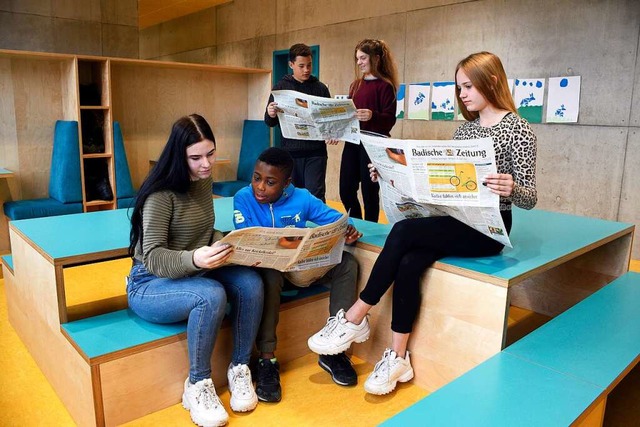 Zeitung lesen in der Schule  | Foto: Thomas Kunz
