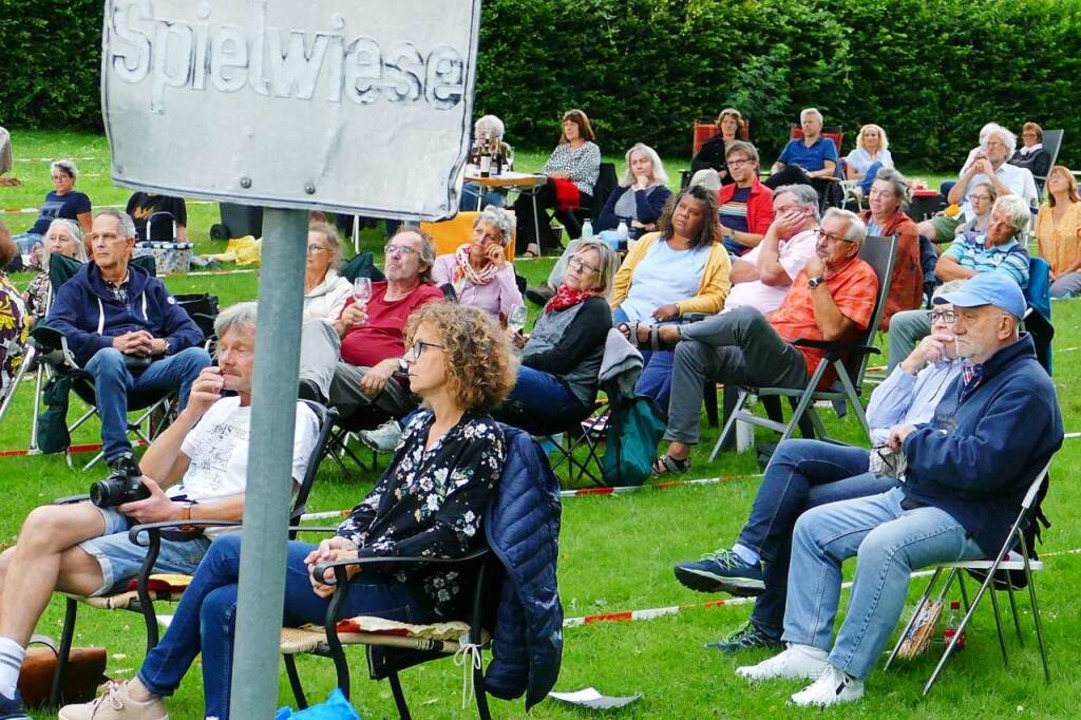Das Freibad kann auch abends geffnet ...Kunst und Kultur&#8220; gezeigt haben.  | Foto: Martina David-Wenk