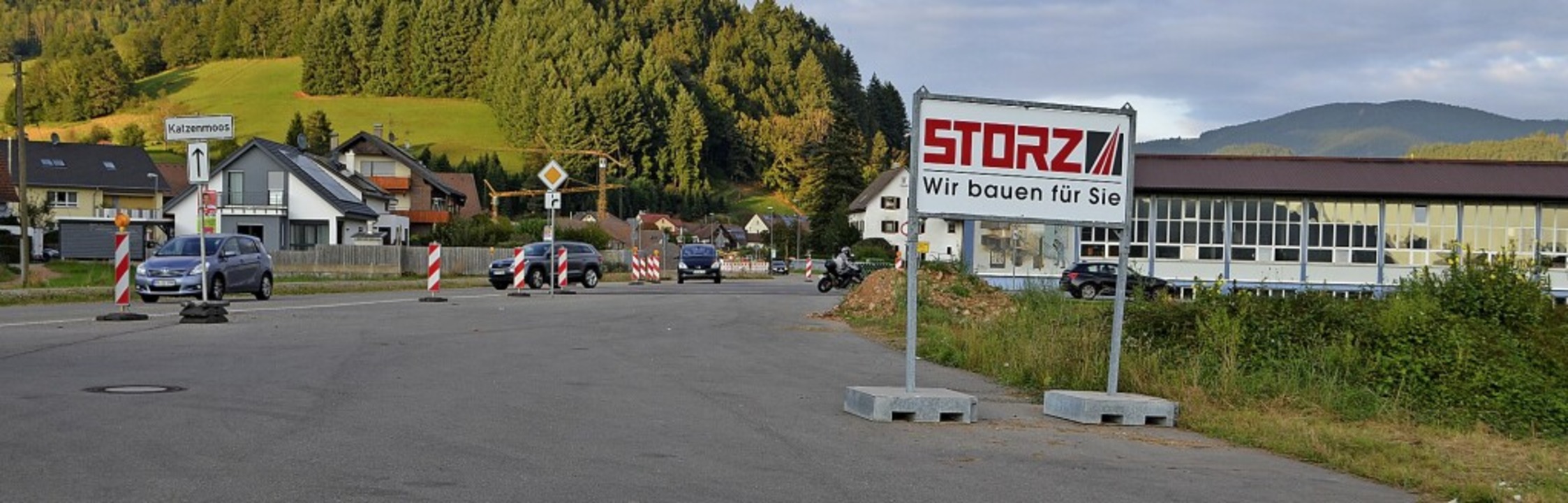 Noch ist neben der Baustellenumfahrung...n  Frohngraben zur Elz geleitet wird.   | Foto: Nikolaus Bayer