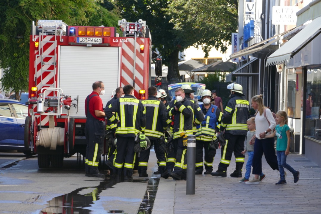 Die Feuerwehr im Einsatz  | Foto: Sabine Ehrentreich
