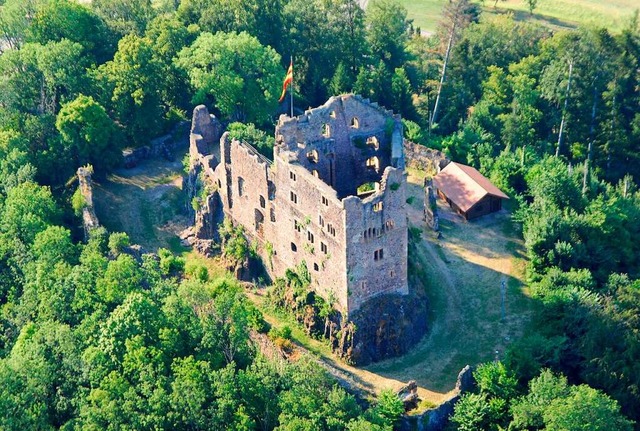 Die Burgruine Hohengeroldseck in Seelb...e Menschen in der Sdliche n Ortenau.   | Foto: Michael Bamberger