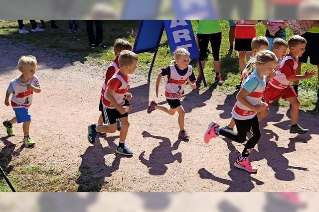 Kinder flitzen um die Wette