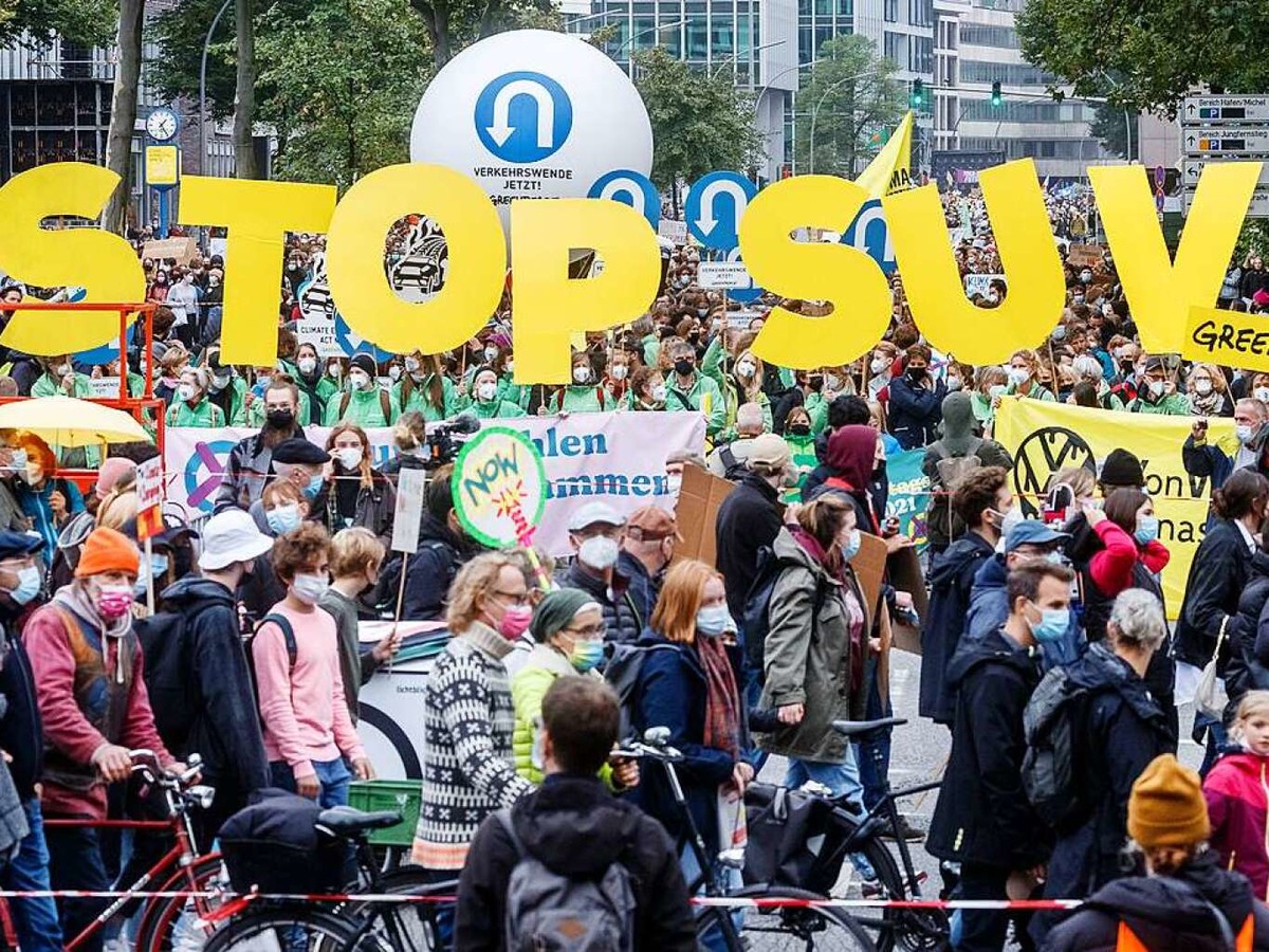 Klimaproteste in Hamburg locken Demonstranten auf die Strae.