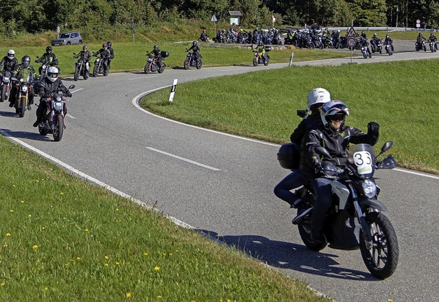 Applaus fr leise  Motorrder: Beim zw...0 Teilnehmenden Glck mit dem Wetter.   | Foto: Marco Wessendorf