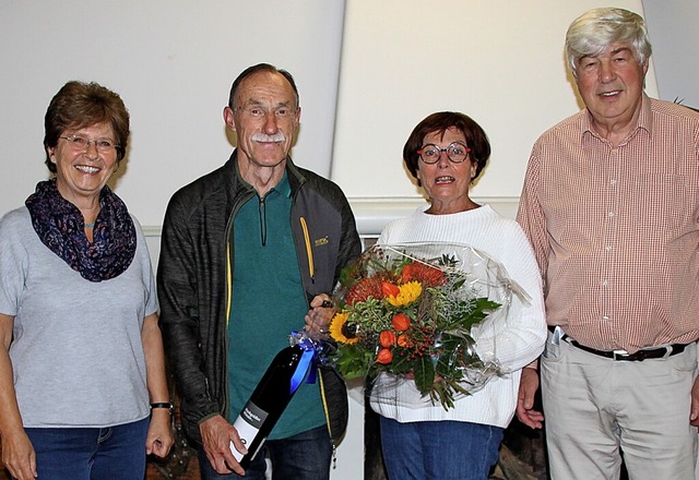 Eugen Vogt und Heidi Belka wurden von ...norr (rechts),  Vorsitzender,  geehrt.  | Foto: Reinhard Cremer