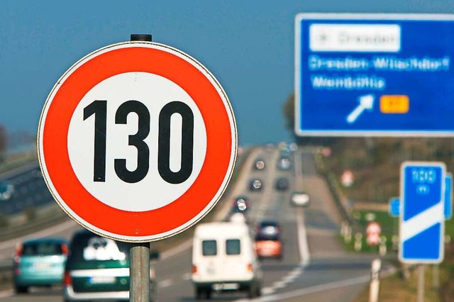 Auch ein generelles Tempolimit fr Autobahnen wird diskutiert.  | Foto: Jrgen Loesel