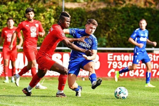 Kurioses Eigentor entscheidet das Duell zwischen dem SV Endingen und FC Auggen