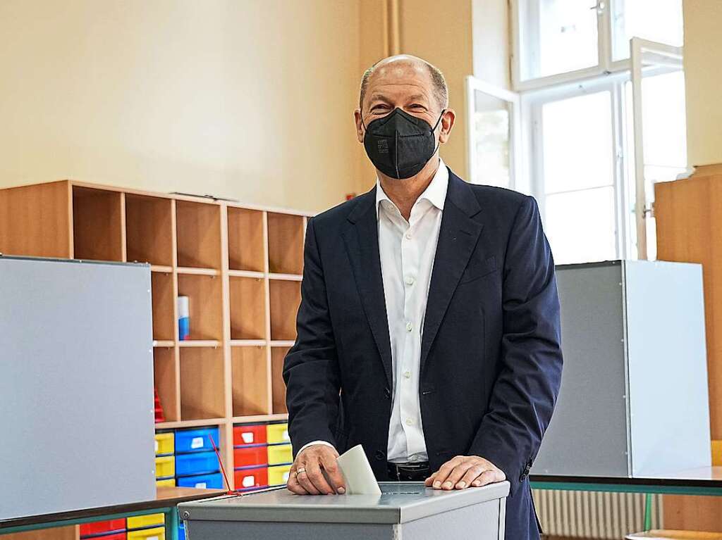 Das Wahllokal von Olaf Scholz, Kanzlerkandidat der SPD, befindet sich in der Grundschule Max Dortu in Potsdam.