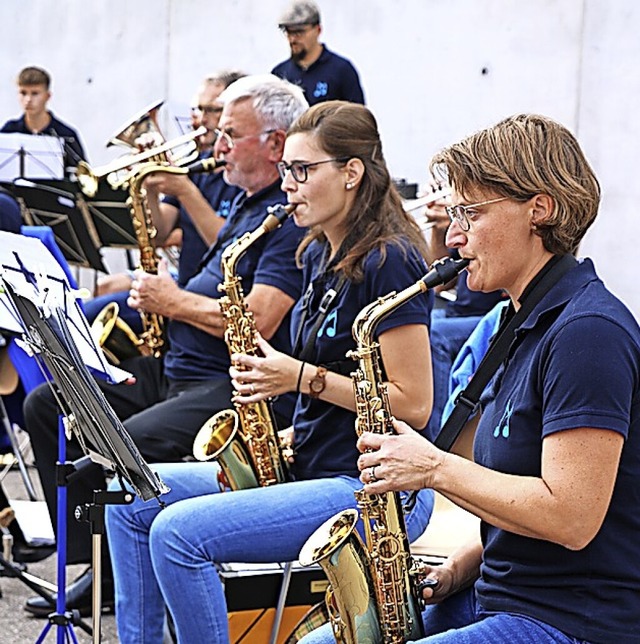 Stefanie Beck und das Saxophonregister...m &#8222;Backstreet&#39;s Back&#8220;.  | Foto: Martha Weishaar