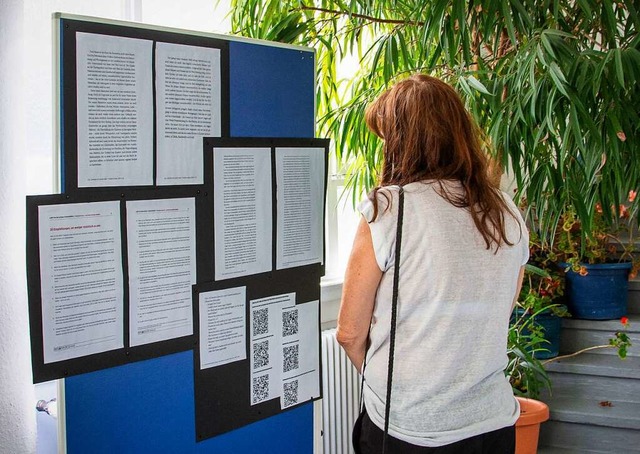 Auf einer Pinnwand finden Besucher weiterfhrende Texte und Denkanste.  | Foto: Paul Eischet
