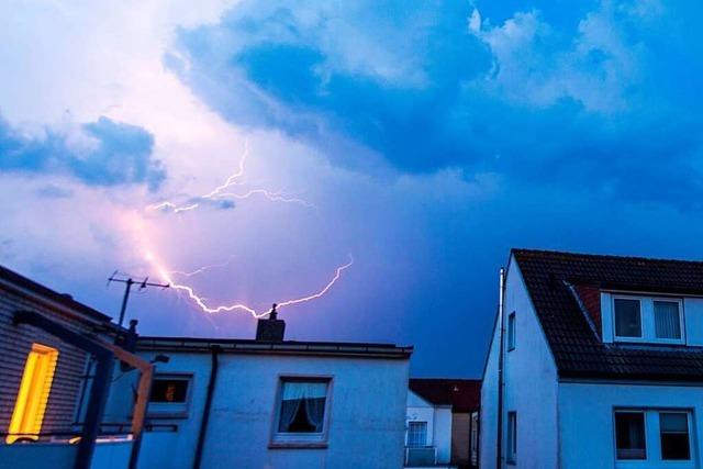 Blitzeinschlag legt Elektrik in Langenauer Doppelhaus lahm