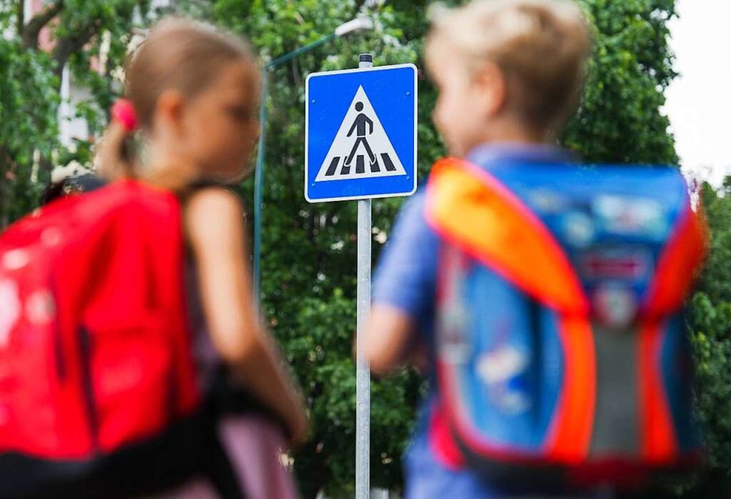 Die Schulleitung appelliert, die Kinde... Schulweg zu Fuß in Angriff zu nehmen.  | Foto: Patrick Pleul