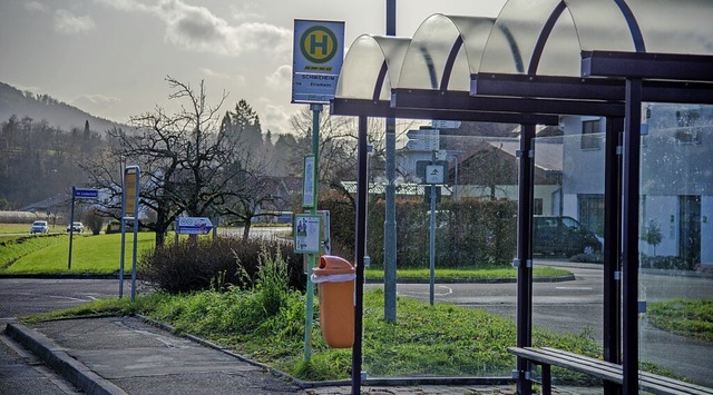 Der Stadtbus hlt auch im Lindenfeld in Schmieheim.   | Foto: Olaf Michel