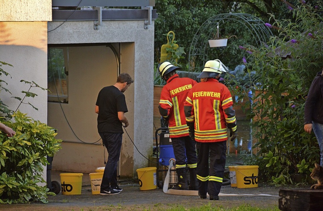 Im August musste die Feuerwehr auch in...insätze sollen weiter kostenfrei sein.  | Foto: Hannes Lauber