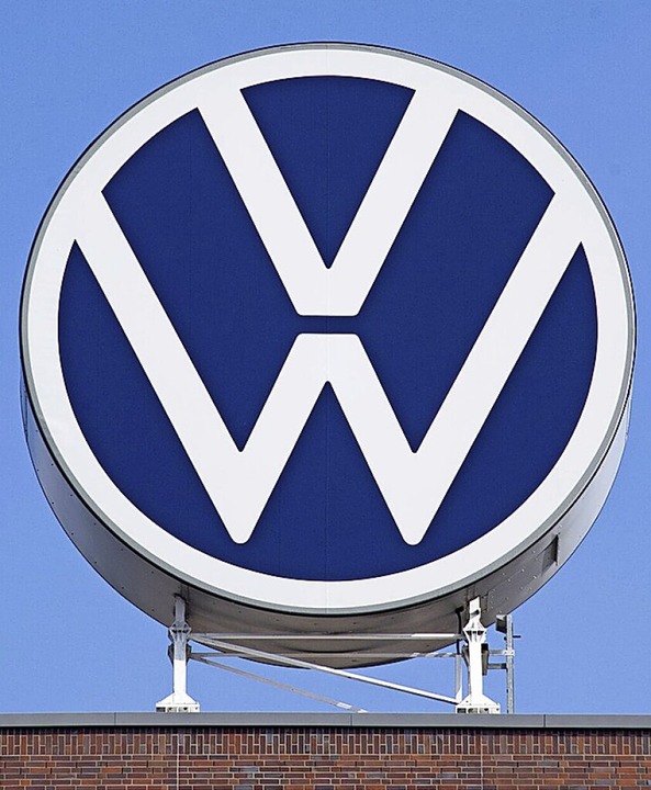 Bei VW hat der Betriebsrat traditionell einen starken Einfluss.  | Foto: Julian Stratenschulte (dpa)