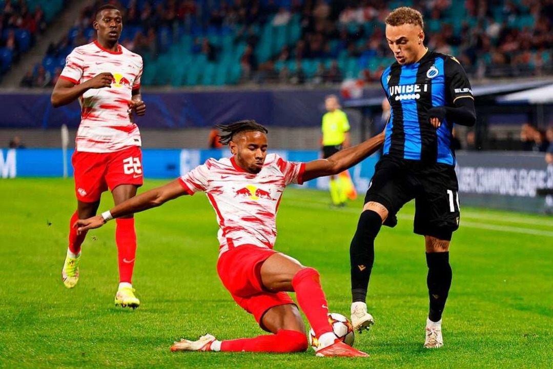 Christopher Nkunku gegen Noa Lang von Brgge   | Foto: ODD ANDERSEN (AFP)