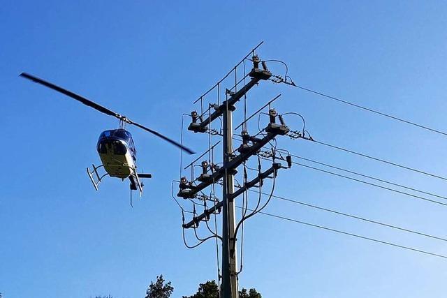 Stromleitungen werden in der Region Freiburg per Hubschrauber kontrolliert