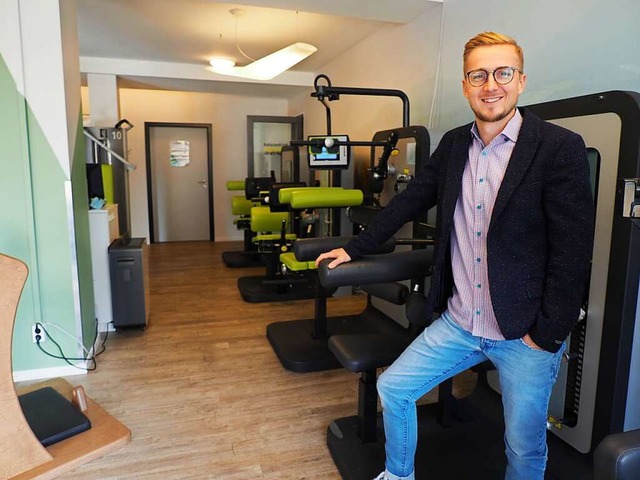 Betriebsleiter Fabian Gottschalk in einem der modernen Trainingsrume  | Foto: Herbert Frey