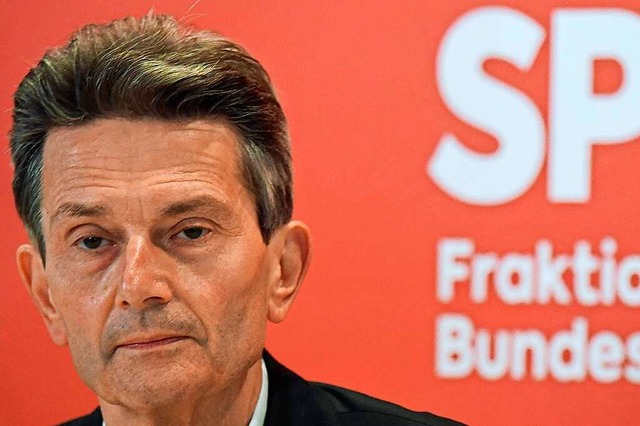 Rolf Mtzenich ist seit 2019 Vorsitzender der SPD-Bundestagsfraktion.  | Foto: TOBIAS SCHWARZ (AFP)