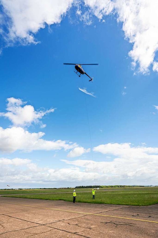 Um den Boden bis in die Tiefe zu erkun...irma Wrmeplus auch ein Helikopter ab.  | Foto: Jonas Conklin