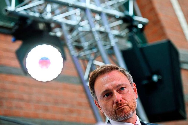 Die kleinen Parteien im Spotlight: FDP...cher dieser Wahl. Christian Lindner...  | Foto: TOBIAS SCHWARZ (AFP)
