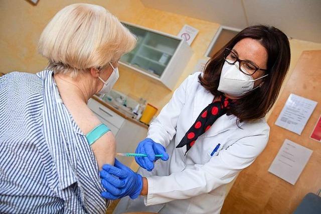 Freiburger Klinikum rät, Zweitimpfungen bei niedergelassen Ärzten zu vereinbaren