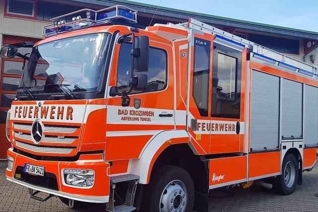 Feuerwehren üben gemeinsam in Bad Krozingen den Wassertransport