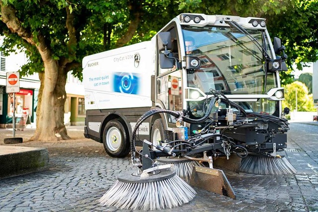 In Freiburg sorgt eine elektrisch betr...r Firma Bucher bereits fr Sauberkeit.  | Foto: BUCHER / SPINNER GmbH