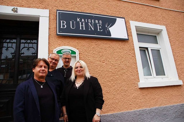 Neues von Kaisers Bhne prsentieren  ...Hesse, Manuel Husel und Anna Lscher.  | Foto: Petra Wunderle