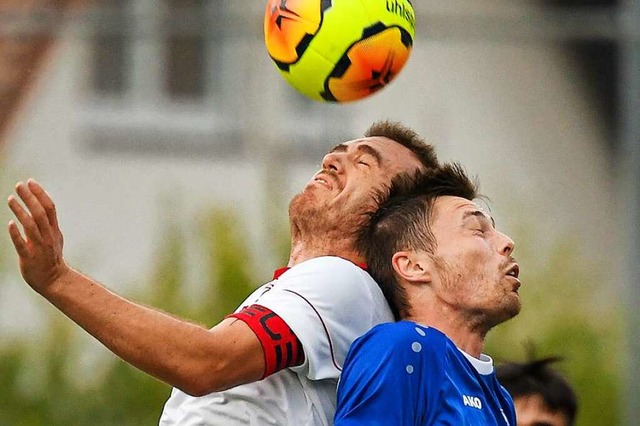 Dem Primus den Schneid abgekauft: Yann...n Schmidt) traf zur Schnauer Fhrung.  | Foto: Gerd Gruendl